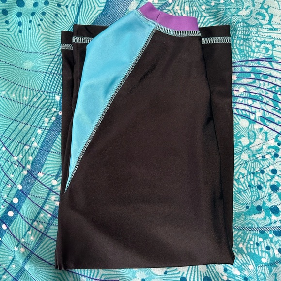 Youth ‘Surf Camp’ Swim Shirt - Picture 4 of 6